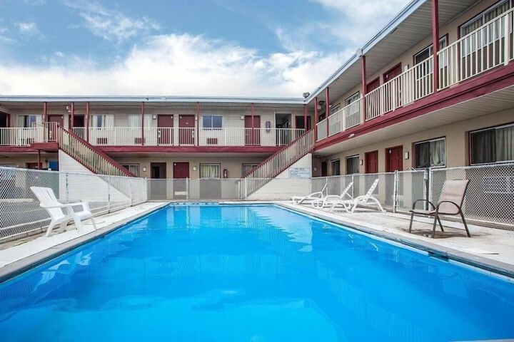 Pool 17 of 22