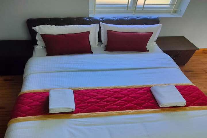 Room 10 of 21