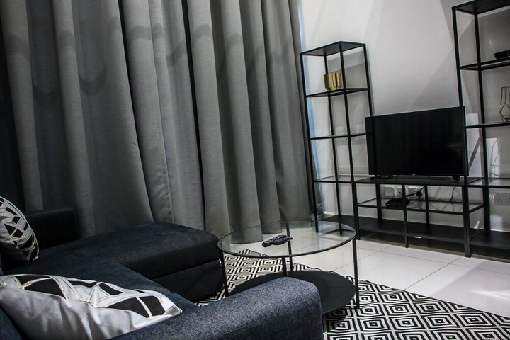 Room 30 of 83