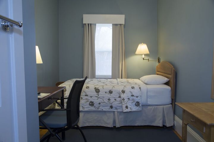 Room 5 of 38