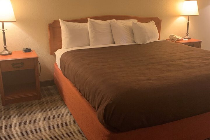 Room 11 of 20