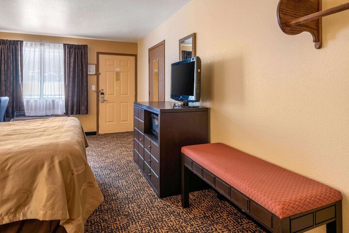 Room 14 of 38