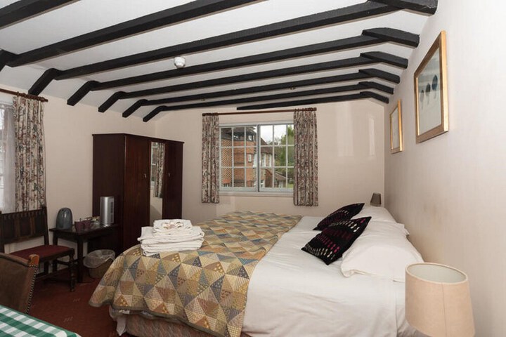 Room 7 of 16
