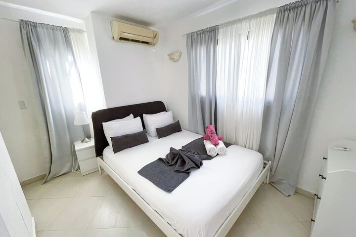 Room 53 of 267