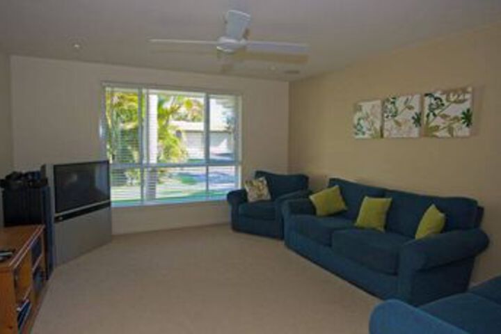 Room 12 of 16