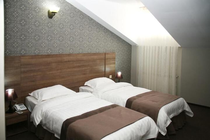 Room 25 of 50