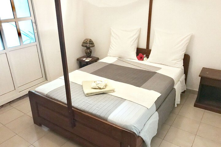 Room 5 of 27