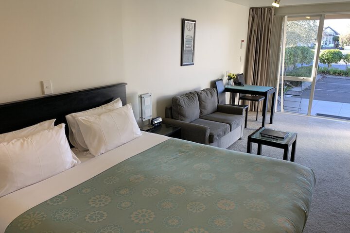 Room 4 of 52