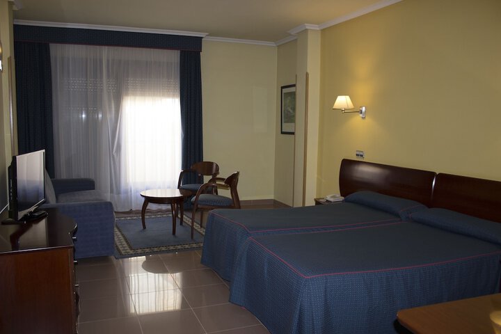 Room 6 of 74