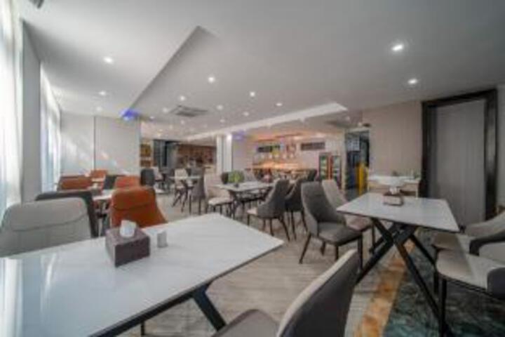 YFT Hotel (Haichang South Road Yintaicheng Branch)