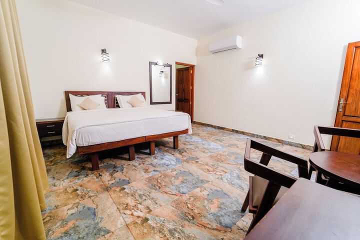 Room 9 of 53
