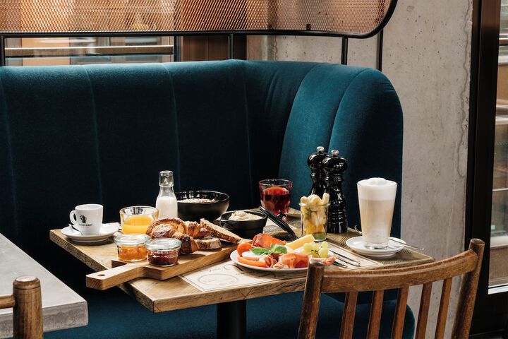 Breakfast/Coffee Service 34 of 42