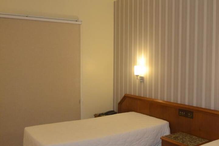Room 10 of 64