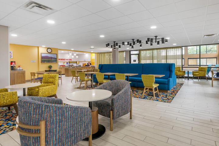 Entrance & Lobby