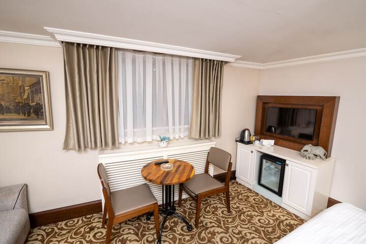 Room 22 of 40