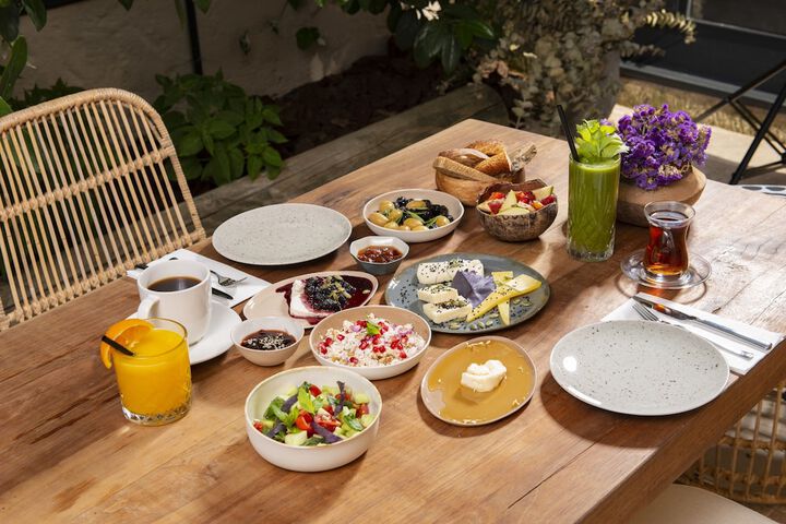 Breakfast/Coffee Service 44 of 53