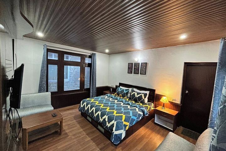 Room 5 of 34