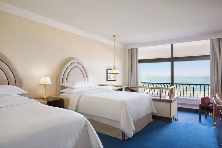 Room 41 of 220