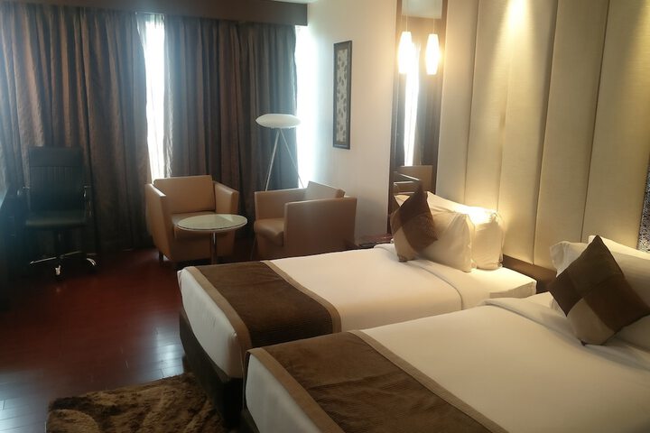 Room 6 of 66