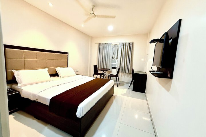 Room 3 of 14