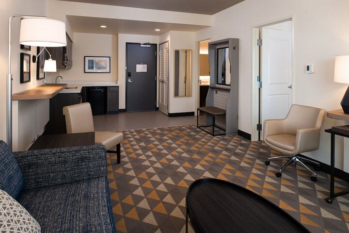 Room 15 of 66