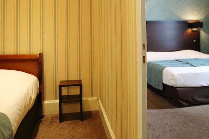 Room 30 of 79