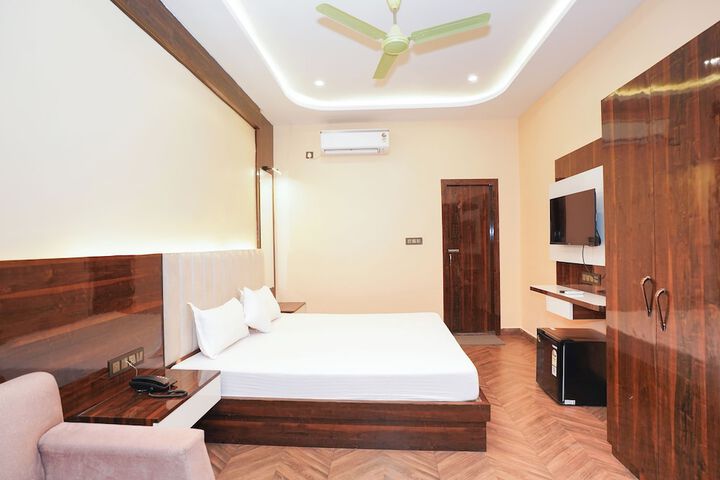Room 10 of 40