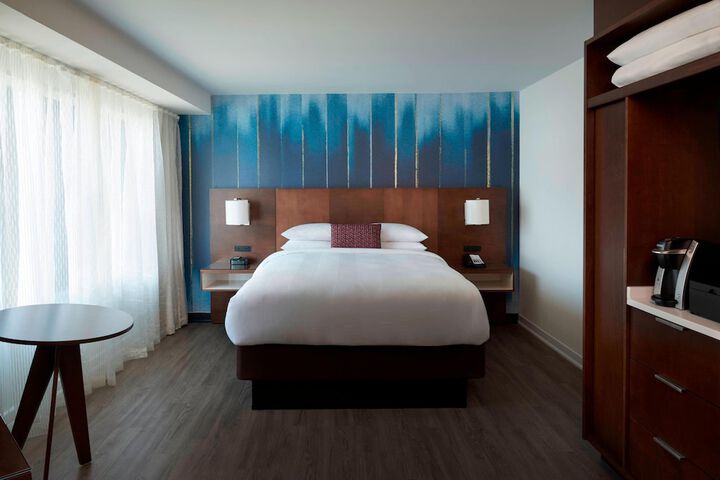 Room 11 of 77