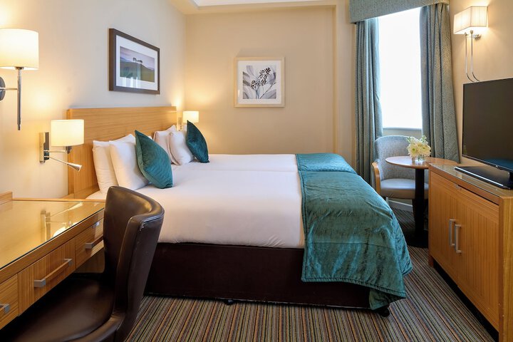 Room 34 of 72