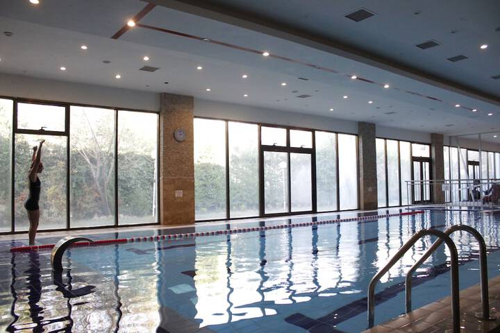 Pool Hotel