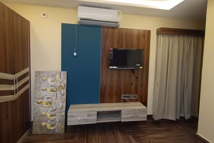 Room 26 of 35