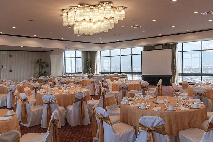 Ballroom/Hall 68 of 92