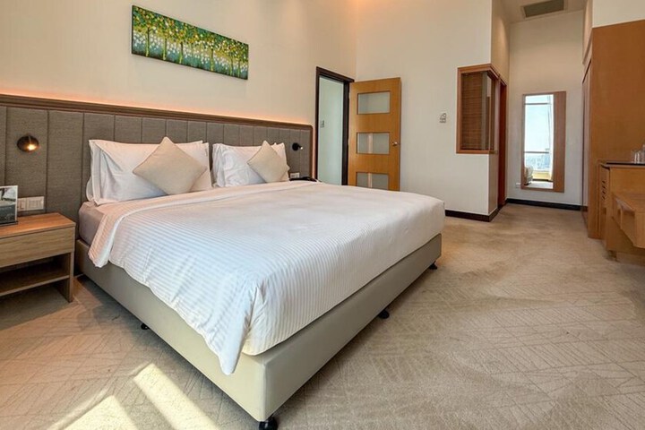 Room 32 of 135