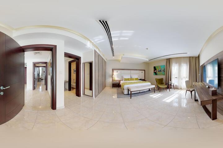 Room 36 of 182