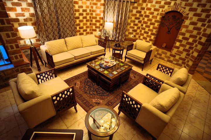 Lounge 57 of 79