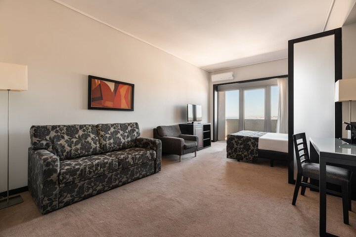 Room 16 of 135