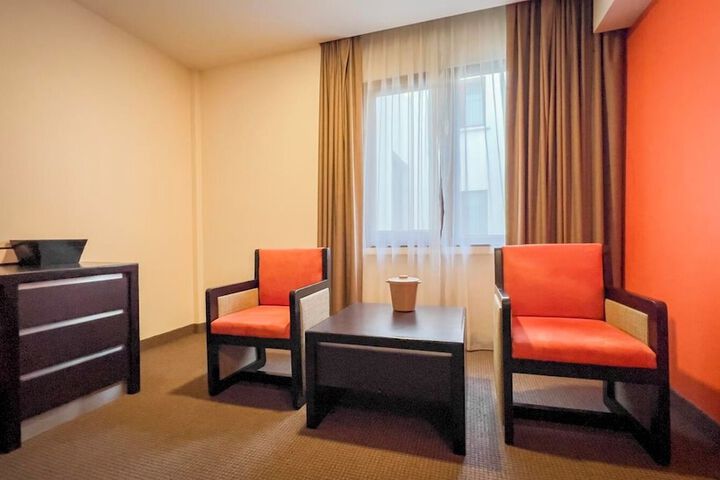 Room 48 of 176