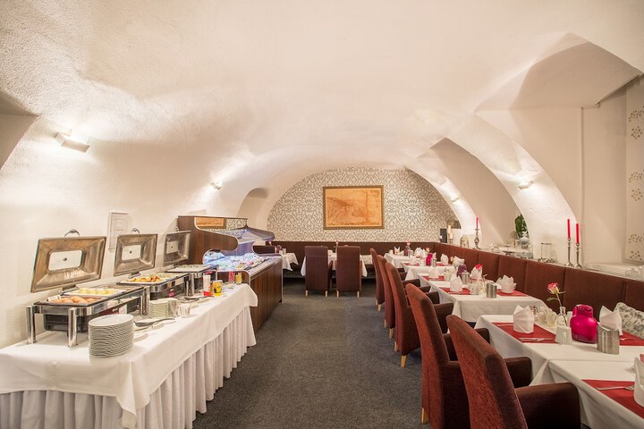 Dining Photos