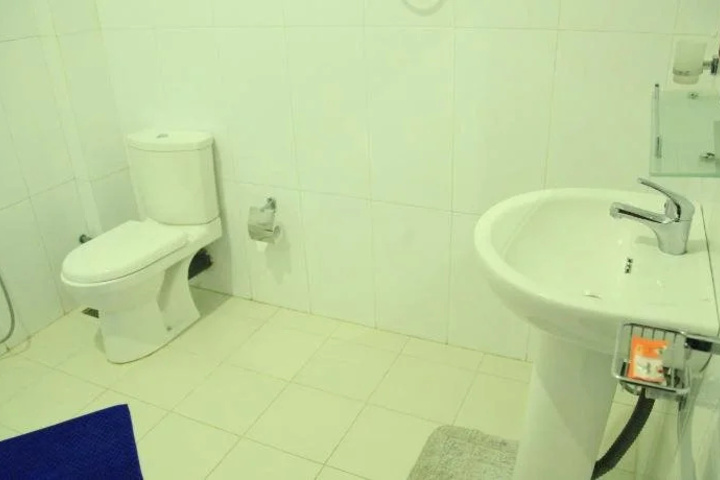 Room 7 of 18