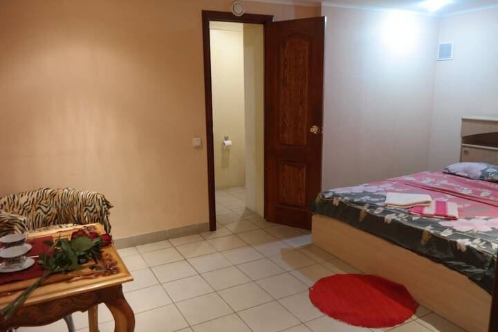 Room 9 of 28