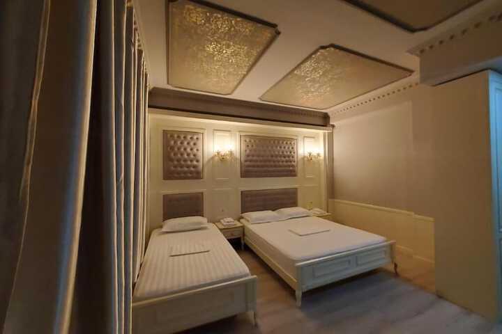 Room 6 of 24