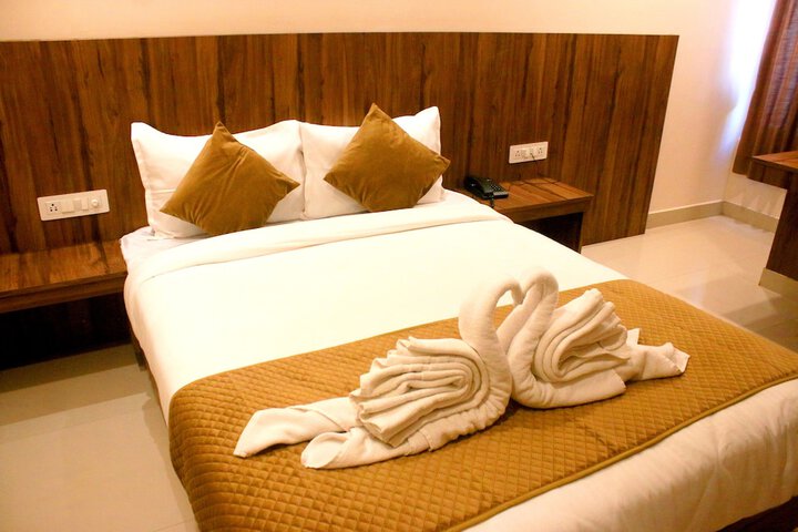 Room 5 of 10