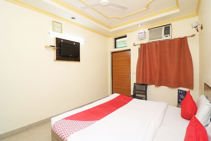 Room 10 of 21