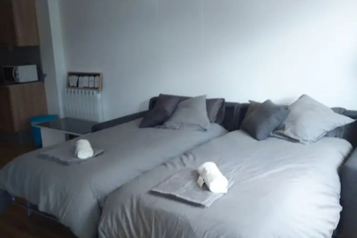 Room 5 of 10