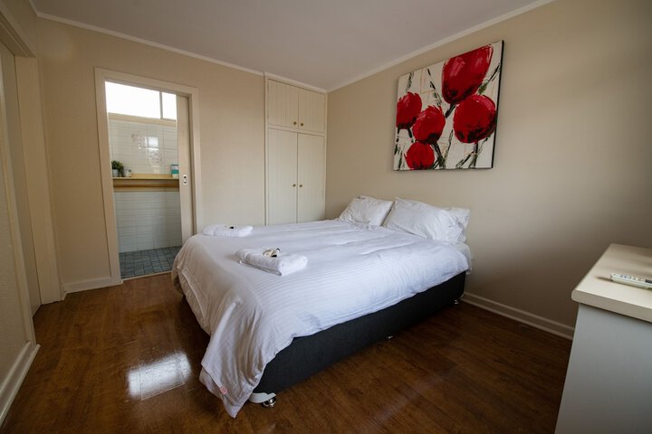 Room 2 of 41