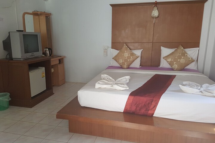 Room 16 of 50