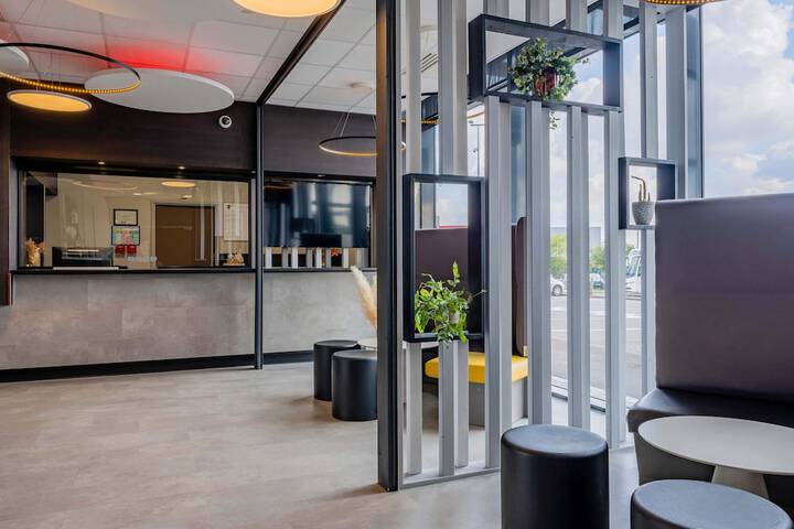 Guest Lobby