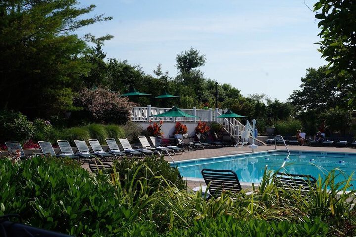 Pool 189 of 237