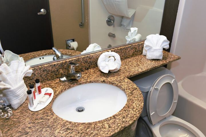 Bathroom sink