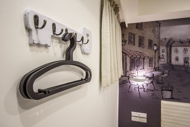 Room 8 of 59